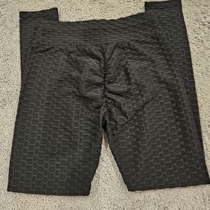 NWOT Textured Leggings  Black Size M